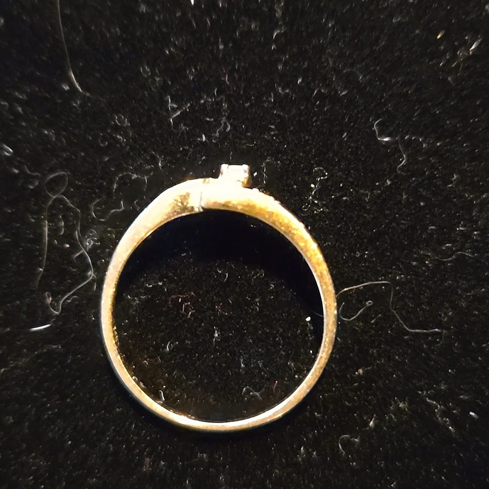 Vintage Sweet Diamond 14K YG Ring, 7.5 - Picture 4 of 6